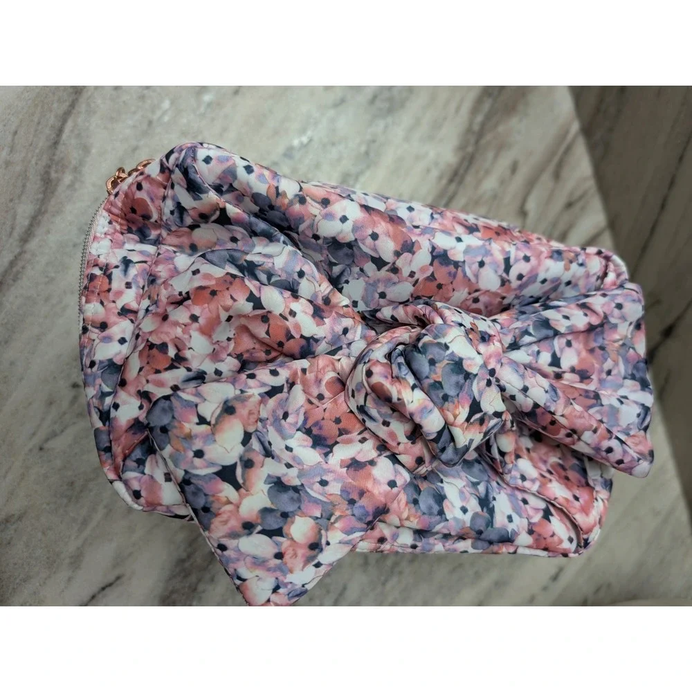 Nicole Miller New York Makeup Travel Case Flower Design